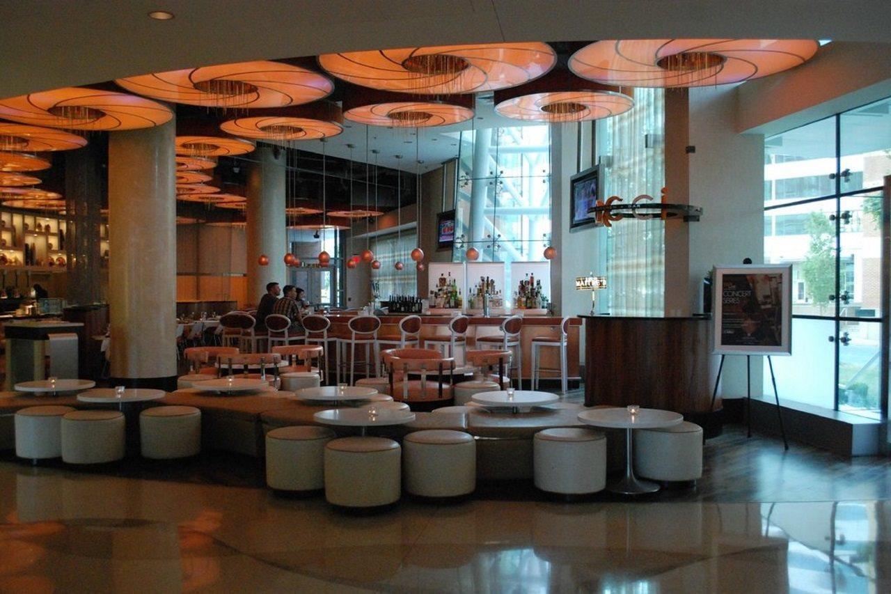 Renaissance Arlington Capital View Hotel Exterior foto